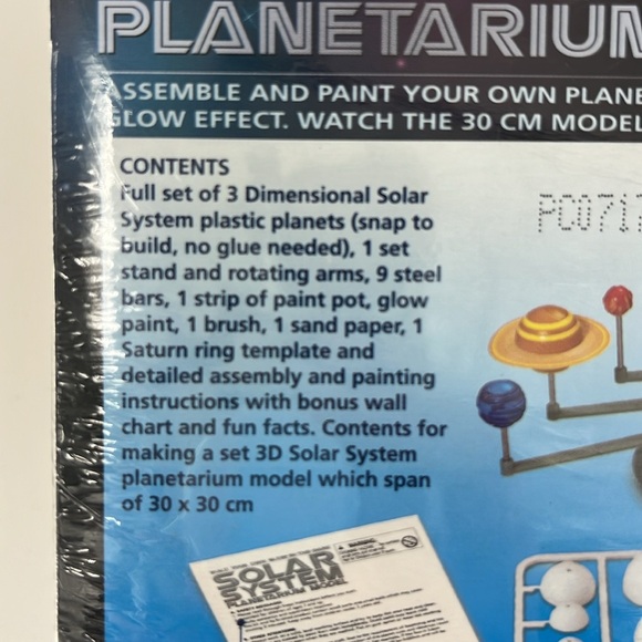 4M KidzLabs Glow In The Dark Solar System Planetarium Model NEW 8Y & Up - Picture 8 of 12